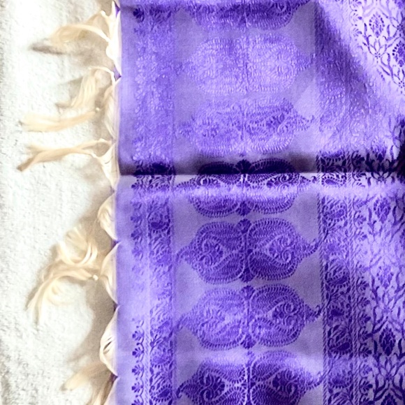 Banarsi Designs Iridescent Scarf/Wrap - Picture 3 of 4
